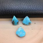 سنگ فیروزه آبی اشکی درجه یک رگه طلائی سنگ فیروزه آبی اشکی درجه یک رگه طلائی
