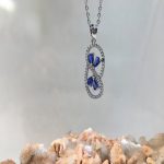 پلاک نقره سنگ یاقوت آبی صنعتی نقره عیار 925 پلاک نقره سنگ یاقوت آبی صنعتی نقره عیار 925